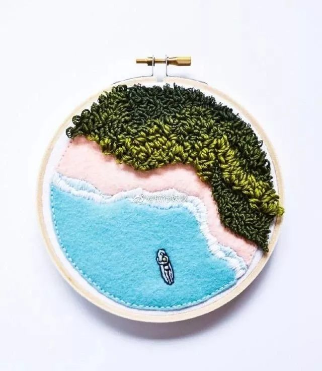 刺绣小小的绣绷上也有星辰和大海手工刺绣好美哦