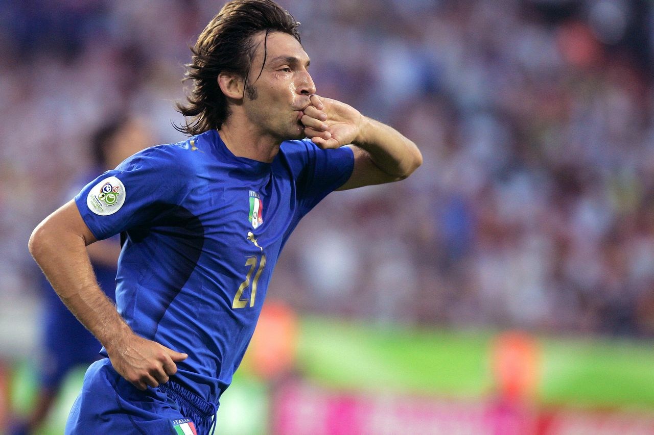 他曾入选"改变足坛史19人",重新定义了后腰,未获金球奖引争议