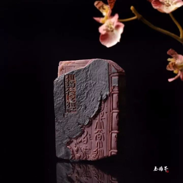 玉雕师雕的漫画书太有爱了