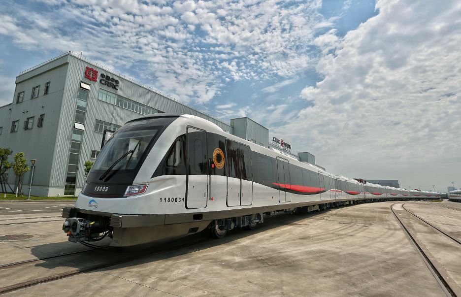 "高速地铁"来袭 :时速140 市域8a型 成都18号线列车正式亮相