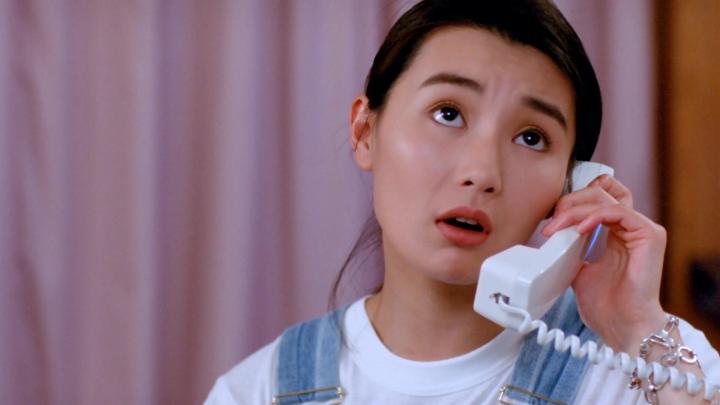 张曼玉不服输,也不认命,拼到演《警察故事》不用替身,做动作不慎磕到