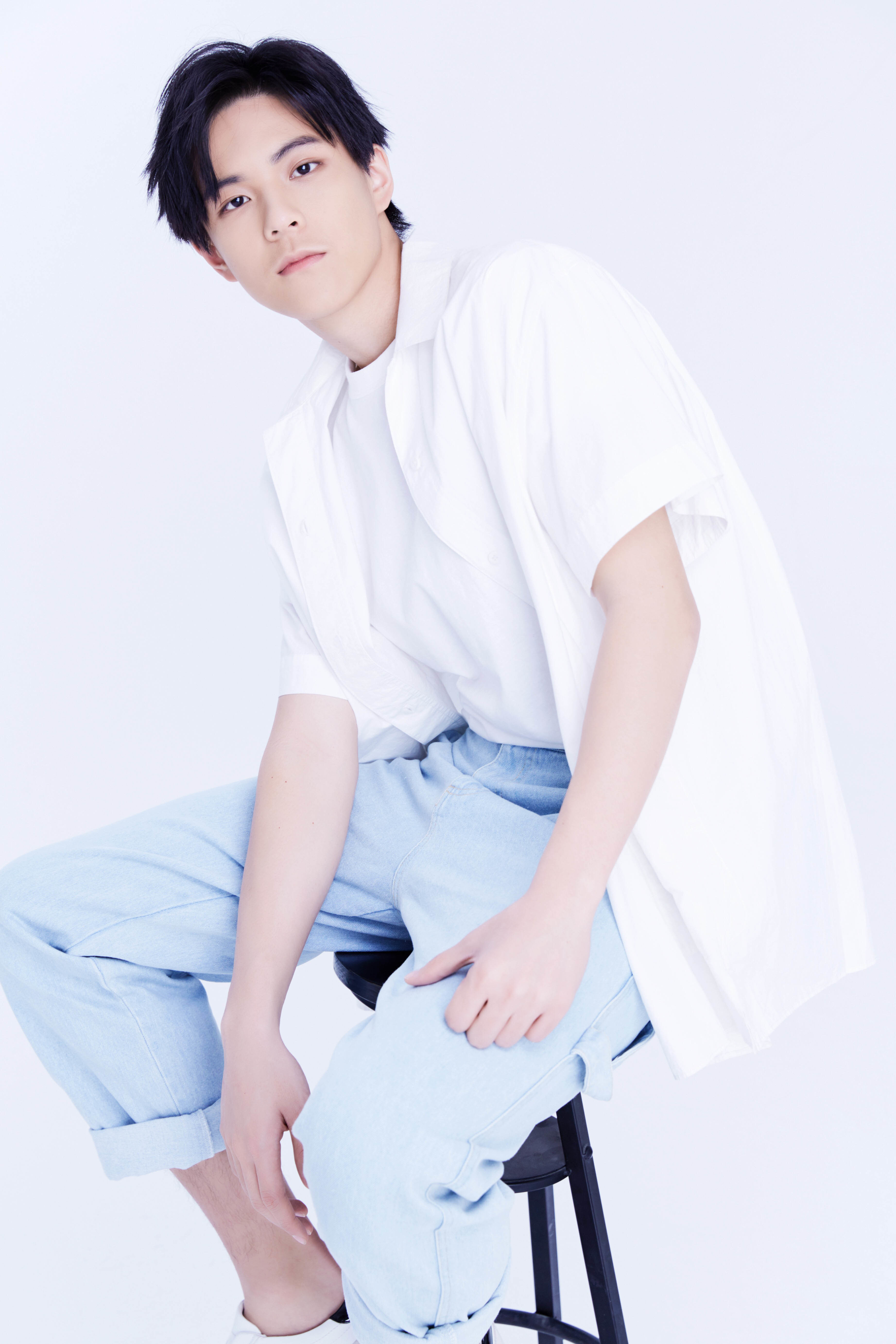 2019年,王熙元签约加盟卓尔文化,与戏骨级演员张嘉译,扈耀之,青年演员