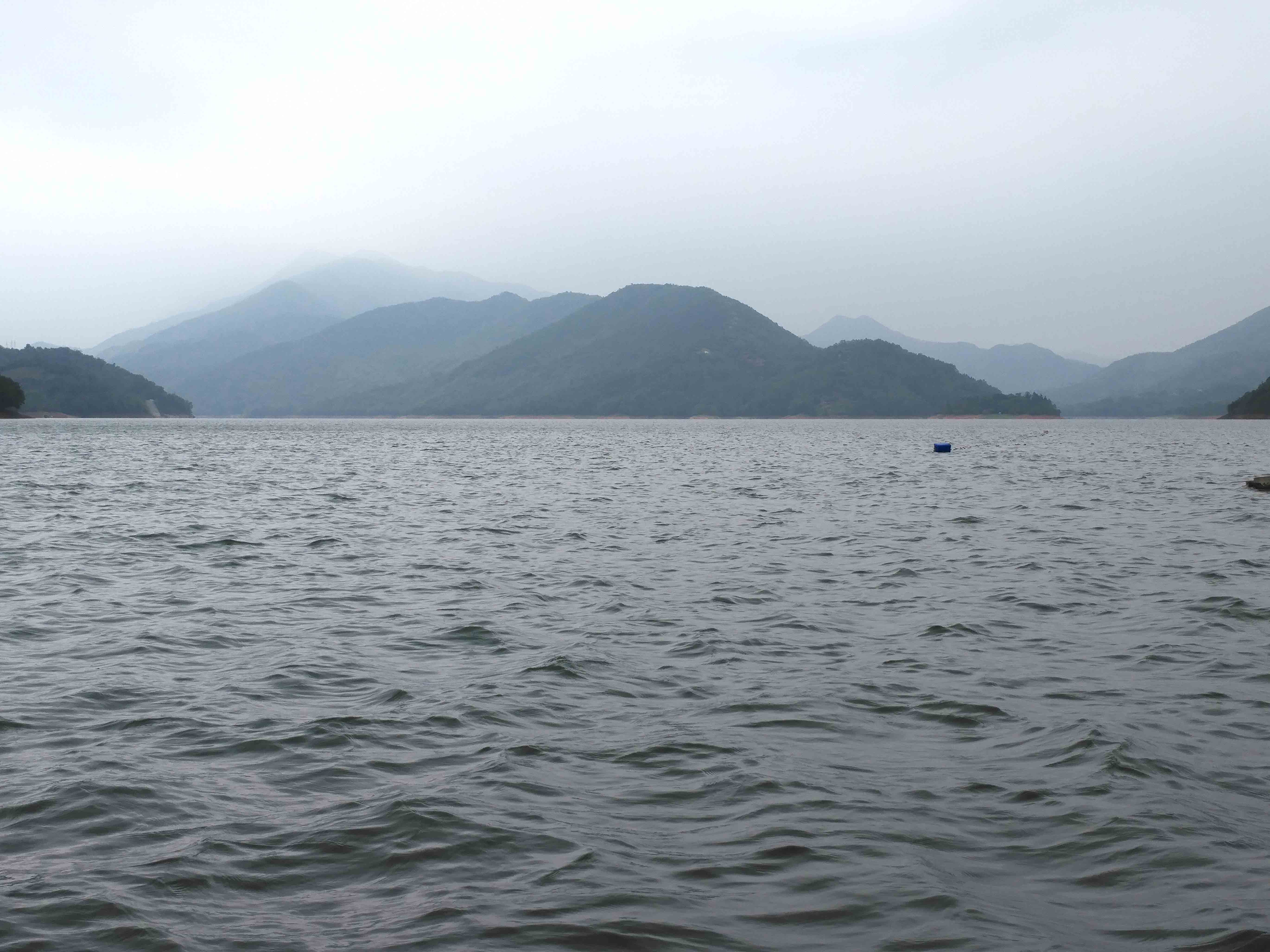 电白罗坑水库风景旅游区有人称其为电白小桂林