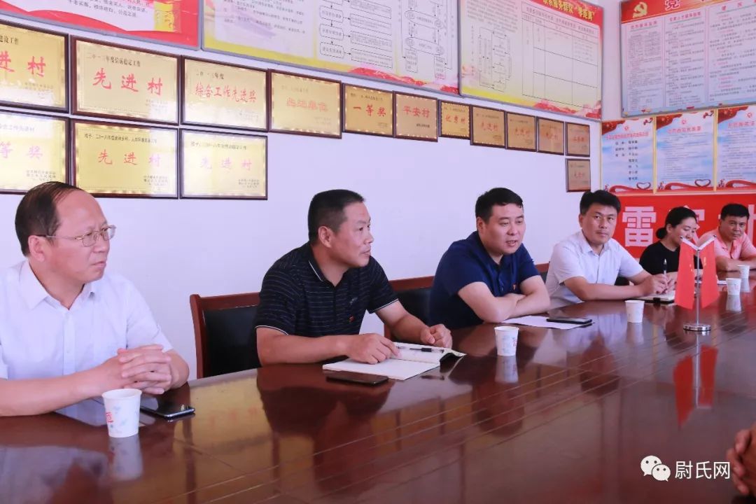 【尉氏新闻】县委常委,宣传部长叶伟看望慰问驻村工作队