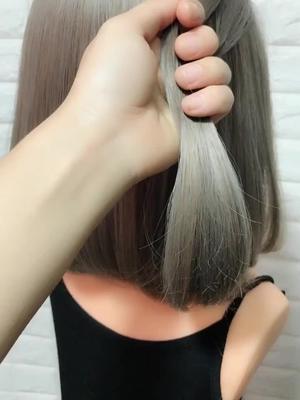 网红菠萝头简单发型