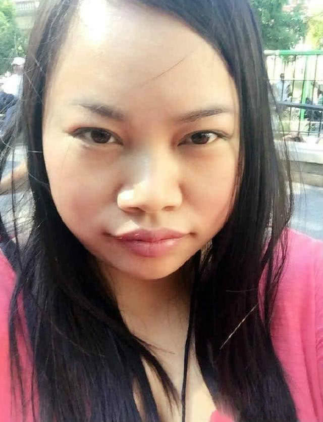 凤姐"被封微博"后现身美国地铁,满脸油光,身材臃肿似大妈!_罗玉凤