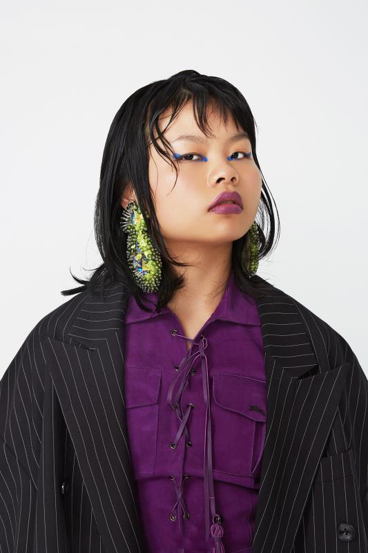 原创3unshine组合走上t台cindy瘦成闪电但造型还是让人忍不住想吐槽