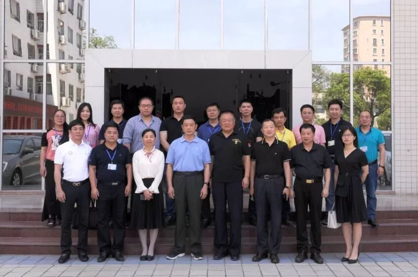 中国载人航天工程测控通信系统副总指挥简仕龙同志一行到我校调研