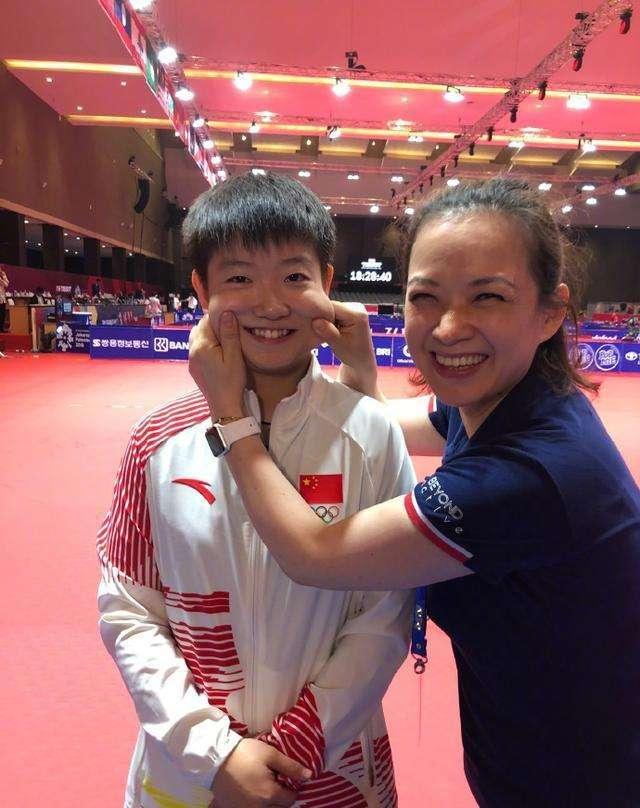 18岁的国乒少女再夺日本公开赛女单冠军!_孙英莎