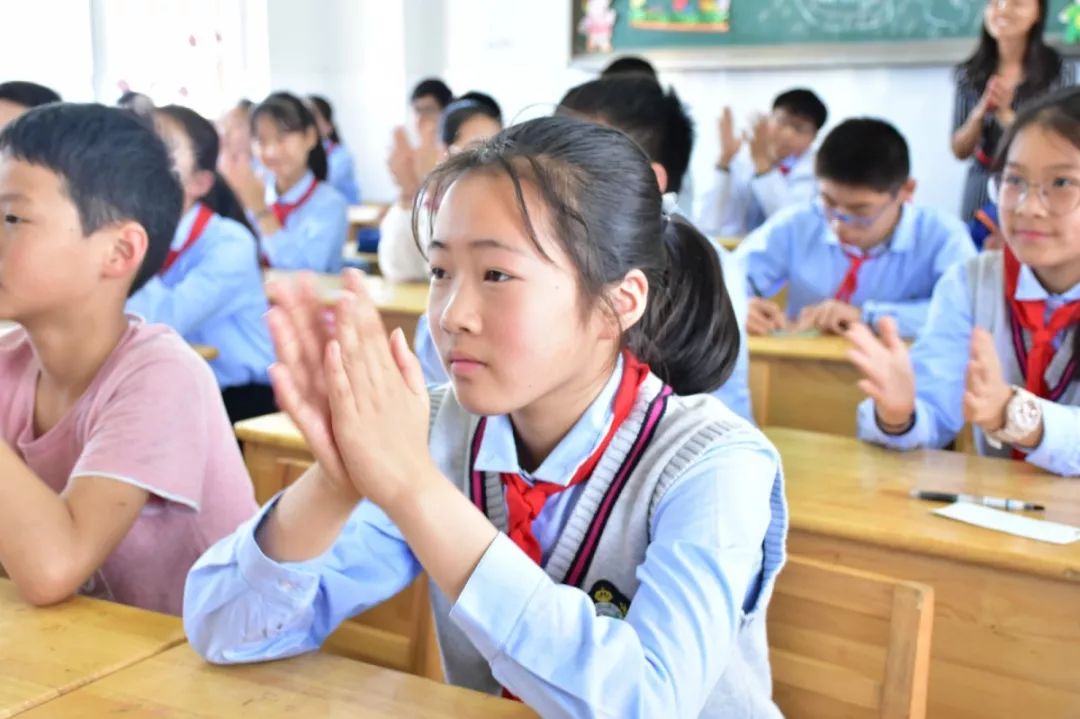 南通教育父亲节南通市文亮小学举办父亲节毕业活动