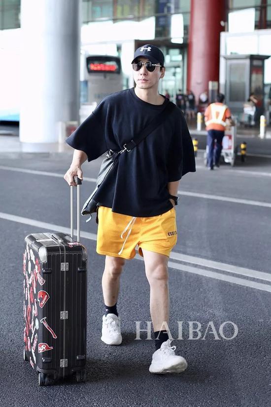 入夏时髦穿搭,跟男明星学学如何穿得更有型!