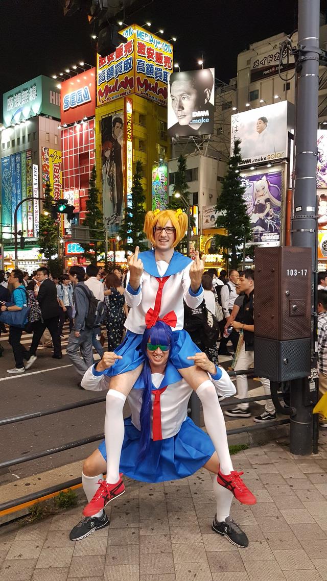 原创瑞士宅男又来了穿成这样上街真的需要勇气