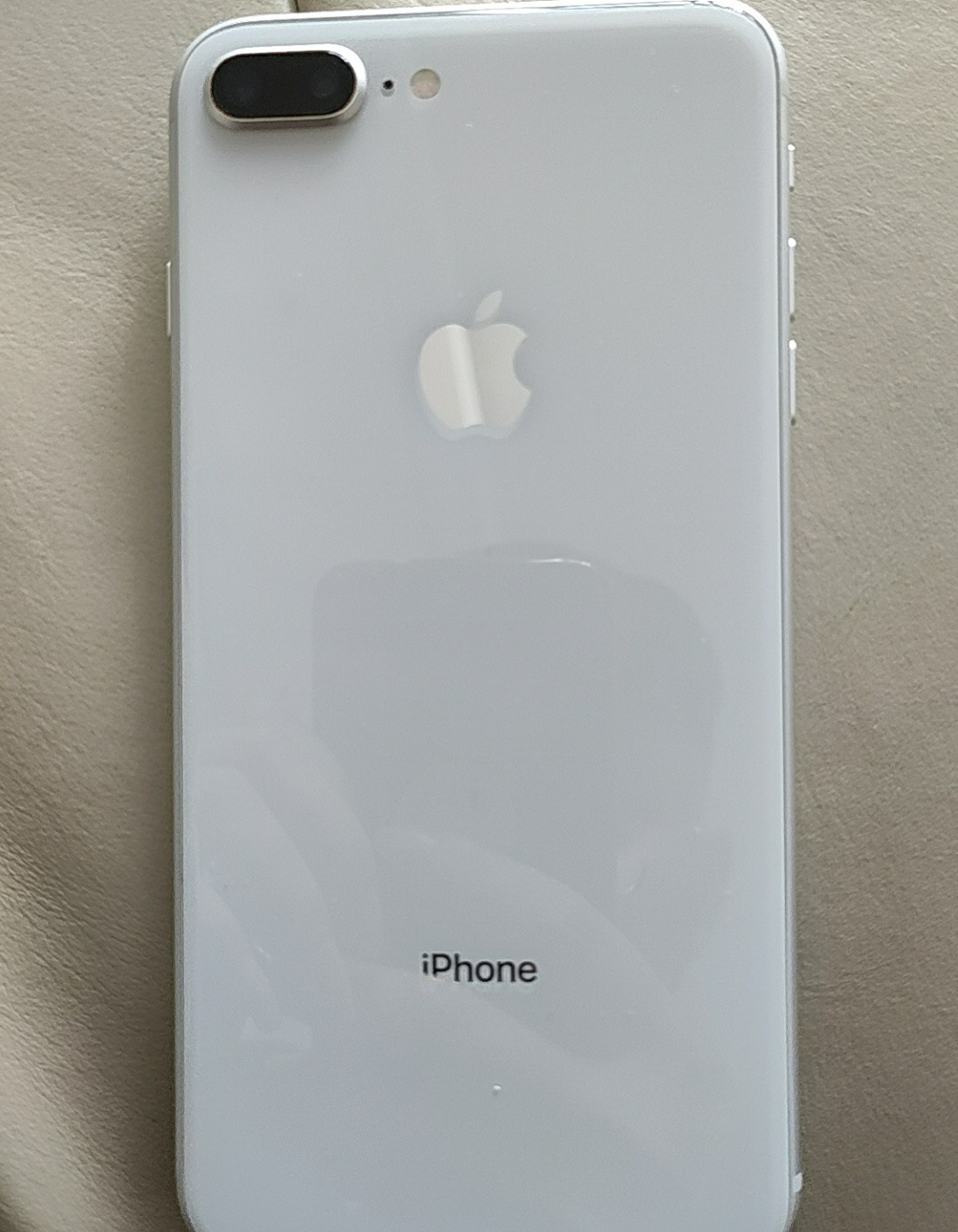 網友花3300元買蘋果iphone8plus最終翻車了