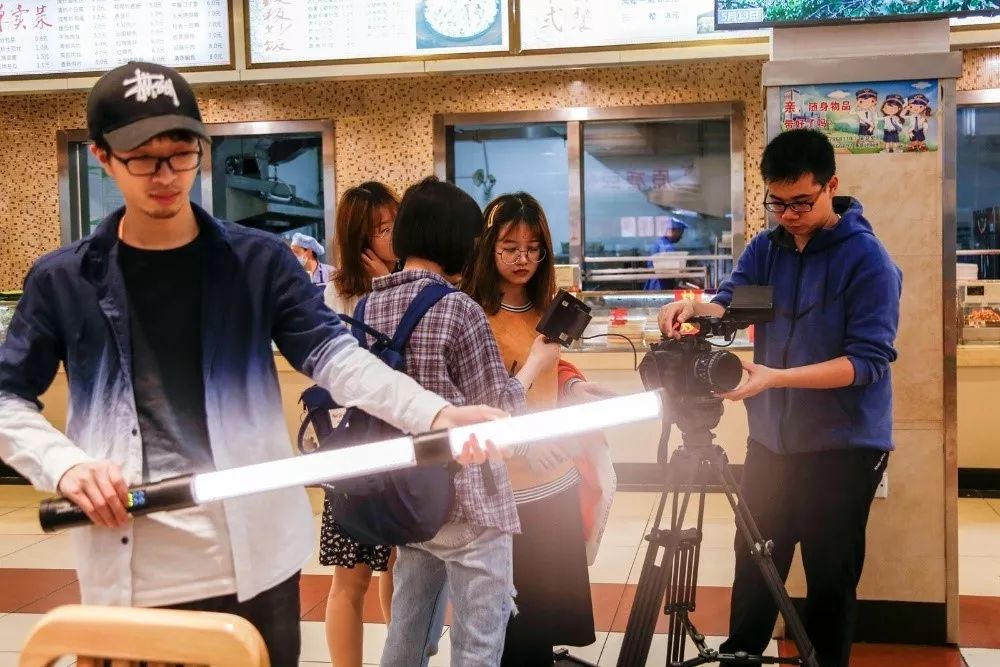 (文学院) 周雪昮钰摄像:陈庚导演:王翼宁导演助理:金镝 曾宁宁剧务