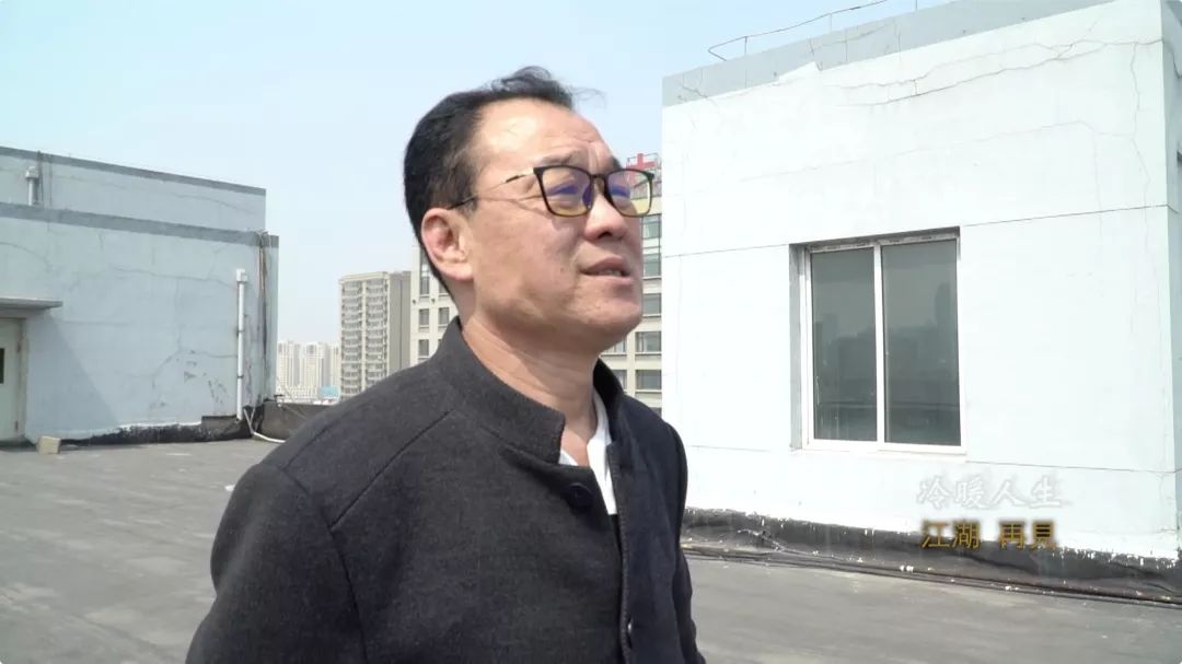 她和她的重刑犯朋友们._范三