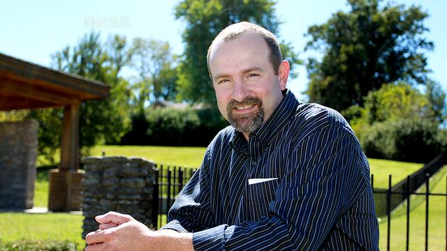 恐怖电影《闪灵》续集《睡眠医生》年底上映,预告再现经典镜头_丹尼·