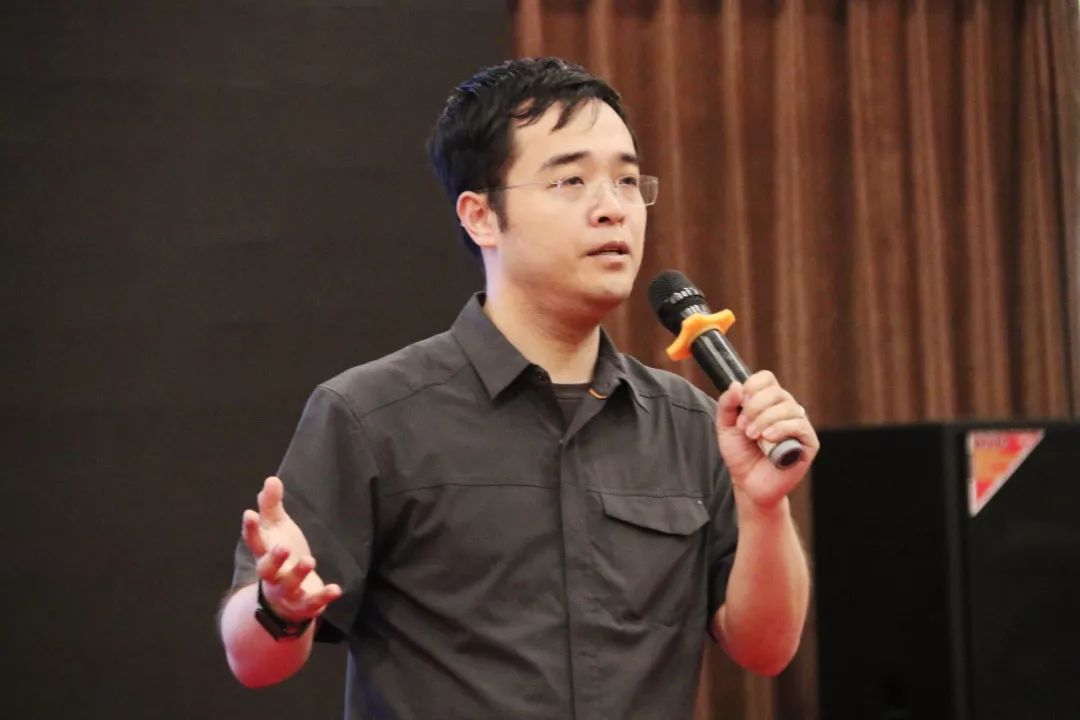 午饭过后,朴新集团教学管理部总监,朴新大连,沈阳校长高亮老师分享了