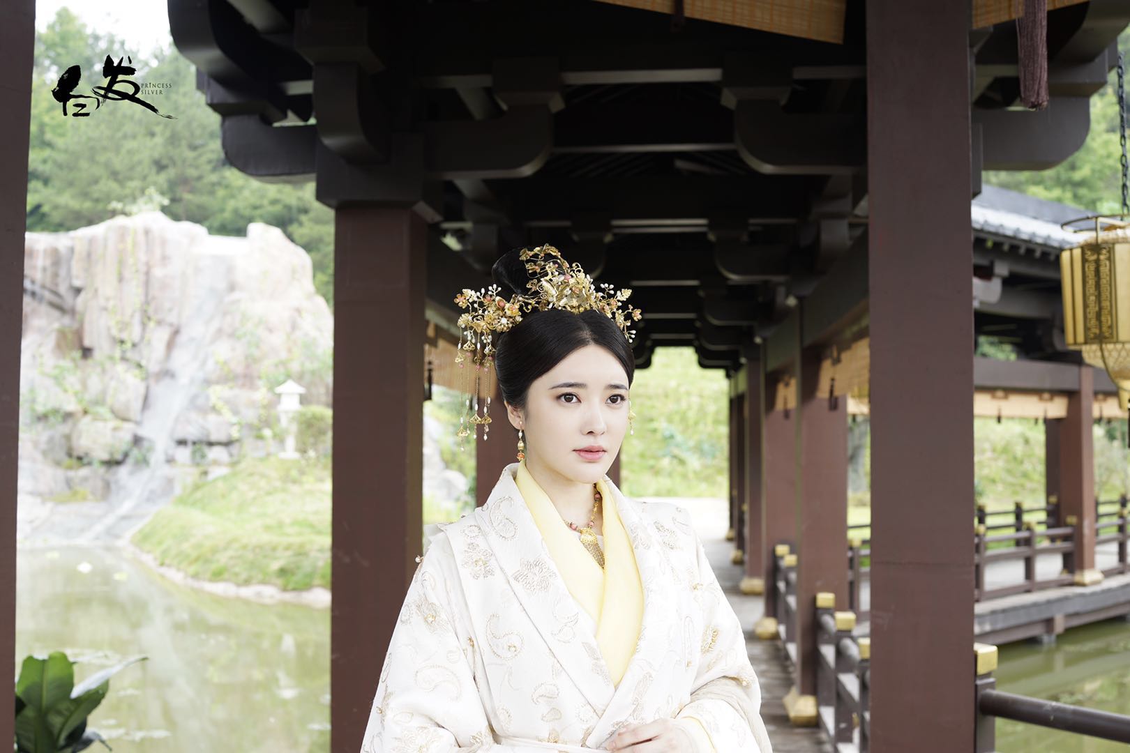 太子妃下线超催泪,张璇励志剧中表现获赞誉