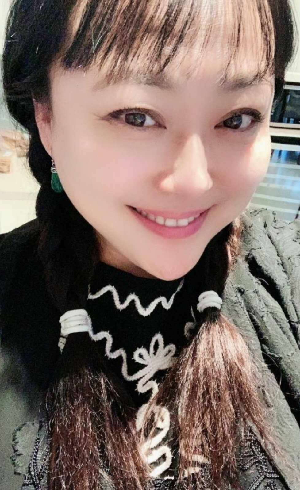 原创李菁菁因曝光副导演吃回扣被封杀现改行卖茶叶你怎么看