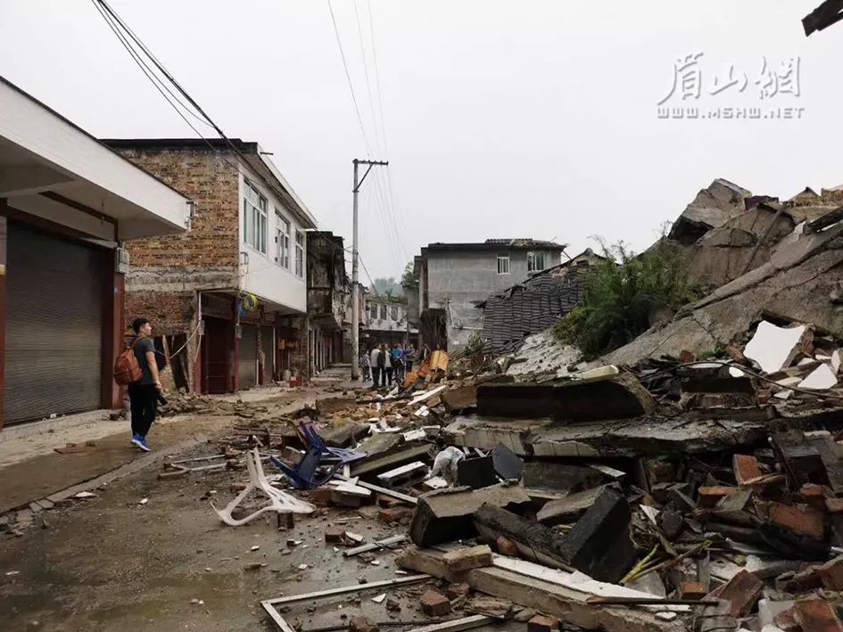 成都,重庆,眉山等地均有震感此次地震震源深度16千米发生6.