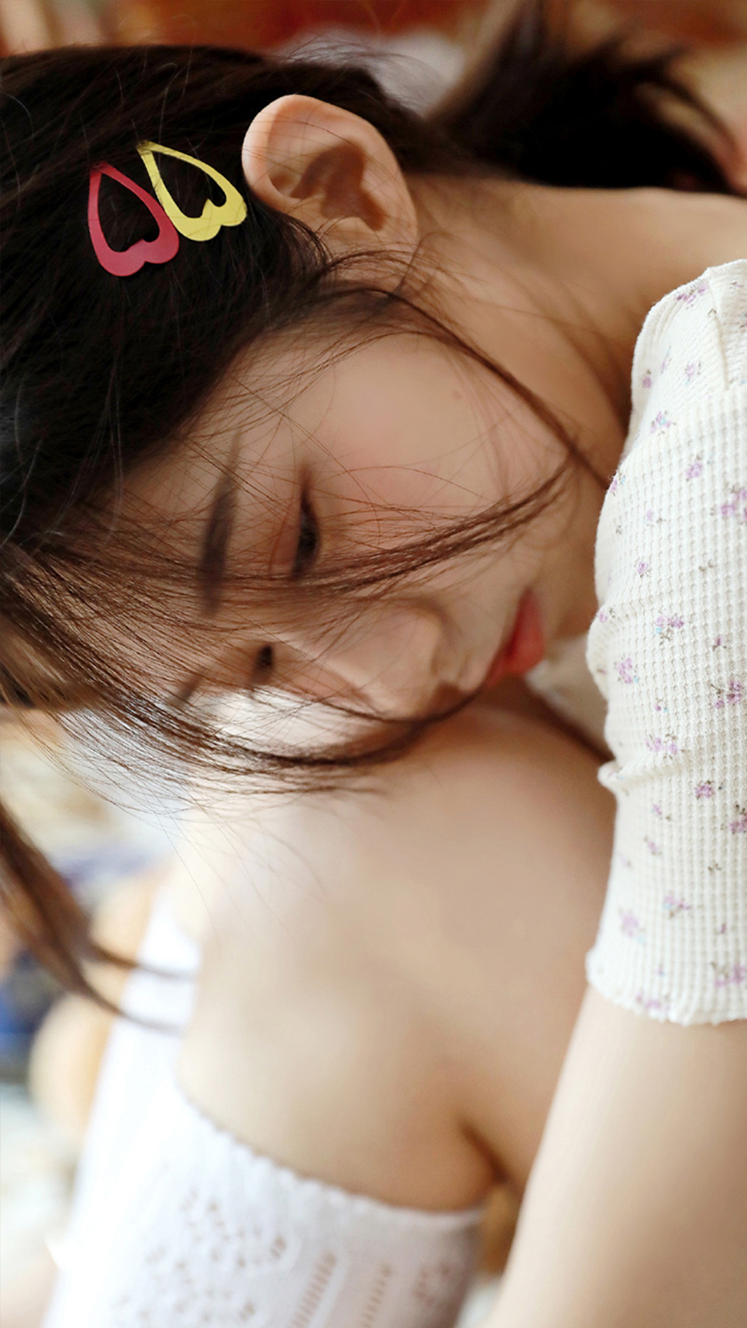 俏皮可爱美女私房嘟嘴迷人写真图片手机壁纸