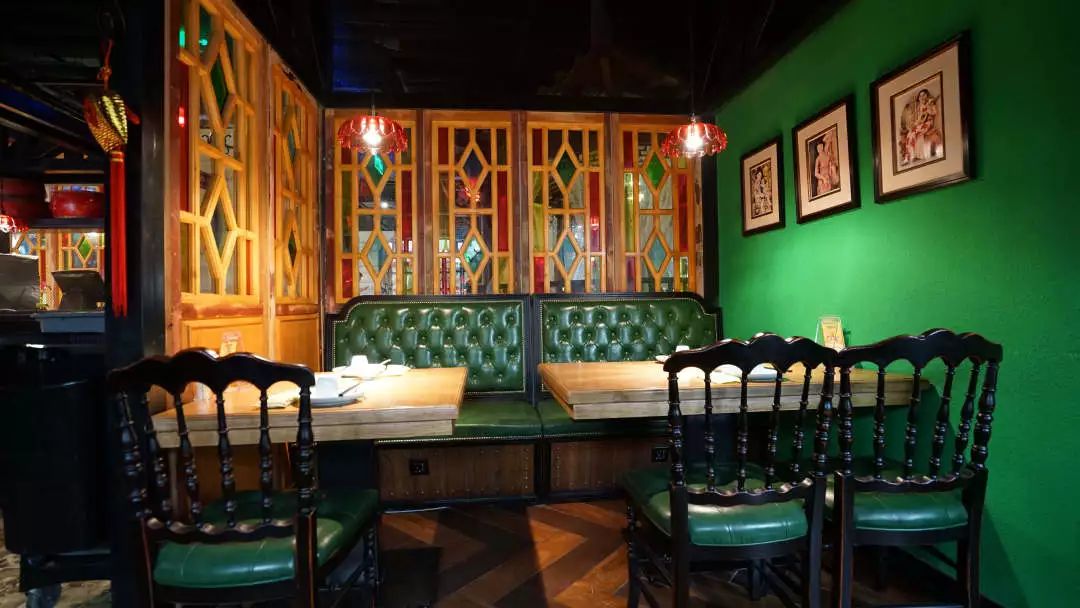 和记小菜品牌来自上海,餐厅特色一个个单独的明档厨房为卖点,主做上海