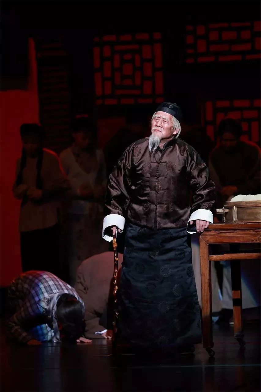 话剧《四世同堂》里的"正派北京人"
