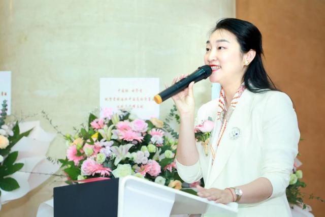 贵酿酒业总裁高利风女士表示,贵酿是一家创新型酱