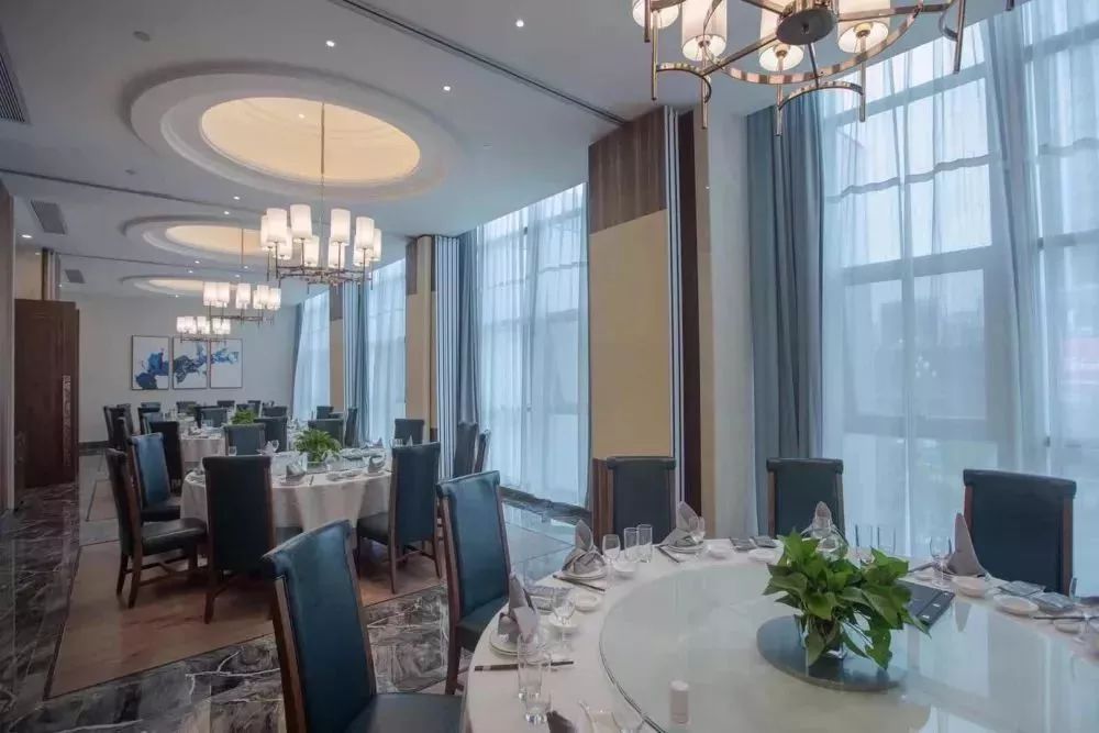 凤栖酒店感恩回馈谢师宴