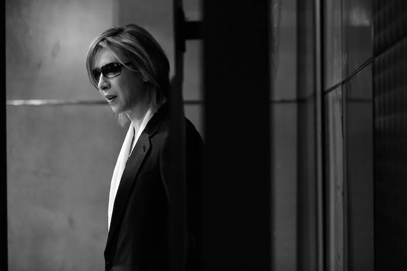 冻颜男神yoshiki惊喜现身上海亮相中日聚合时代全球发布会