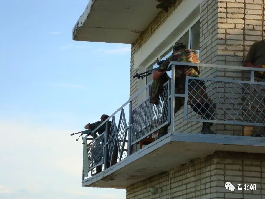 一千米外的杀机实拍sv98狙击步枪