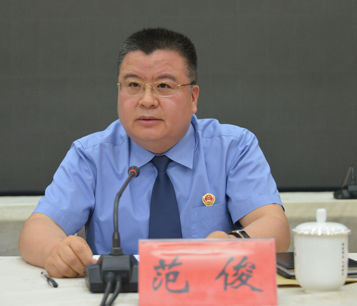 市检察院党组成员,副检察长范俊在启动仪式上发言,结合当前工作提出三