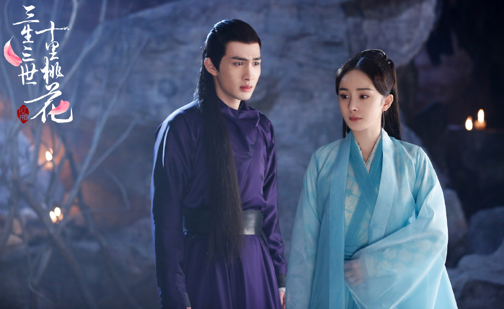 两人再度合作,之前在《十里桃花》饰演分别饰演司音(白浅)和离境,上演