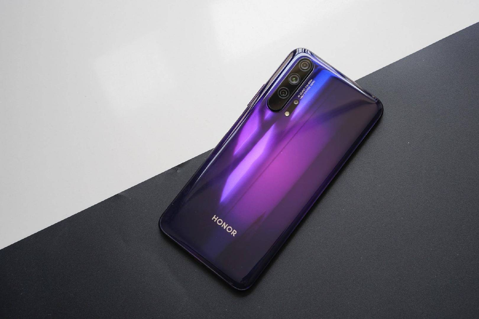 两周销量突破100万台 荣耀20手机市场反响热烈