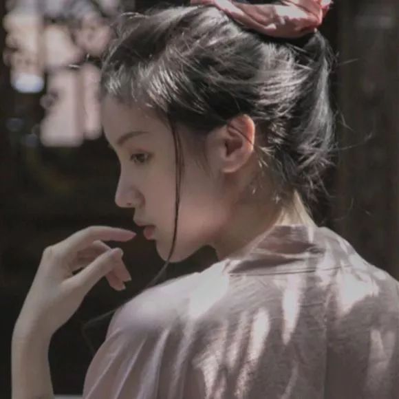 女生头像丨有时候孤单一个人反而更好