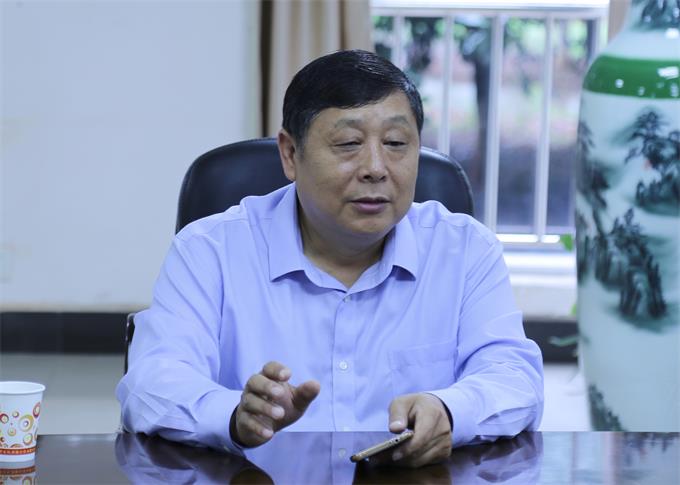 麻阳一中教育考察团赴石门一中参观交流