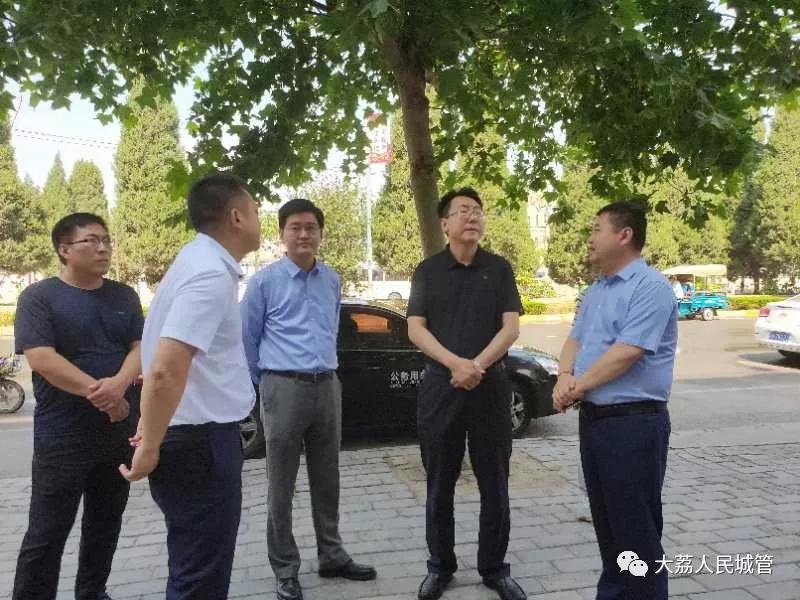 大荔县邀请人大代表政协委员赴礼泉考察环卫社会化服务工作