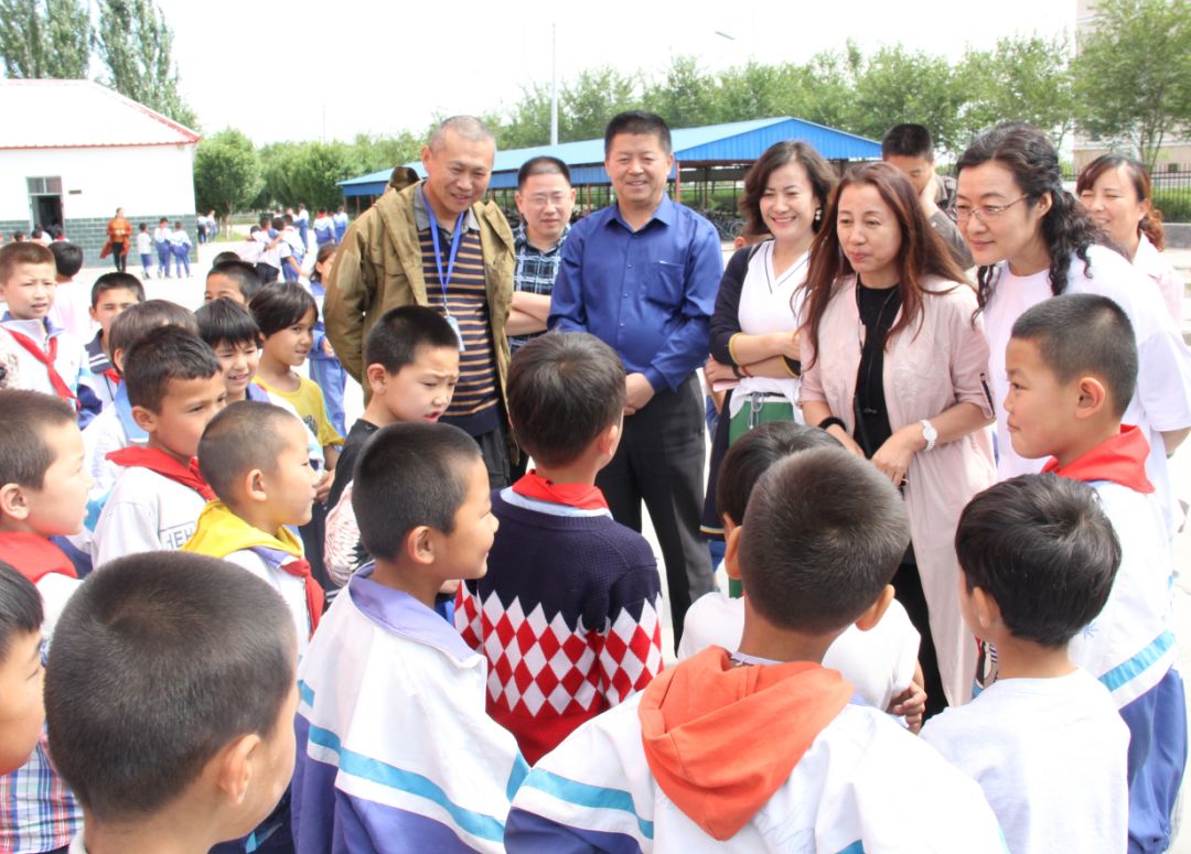 师市组队考察可克达拉市民族团结进步创建工作