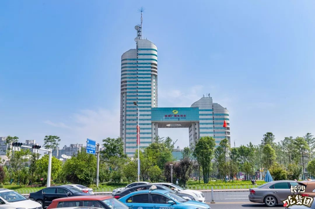 揭秘湖南卫视食堂被何炅汪涵大赞美味的员工食堂长这样