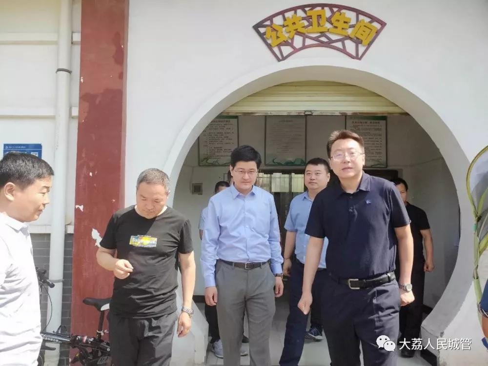 大荔县邀请人大代表政协委员赴礼泉考察环卫社会化服务工作