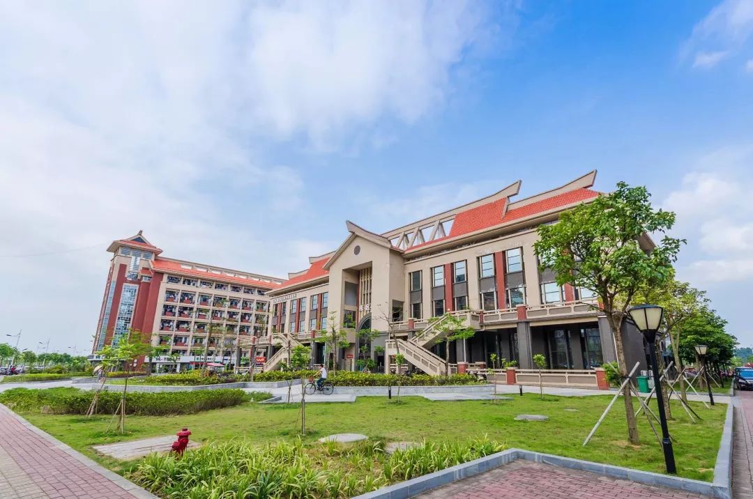 第二题北部湾大学答案2007年,哪所高校在广西高校中率先开设涉海专业