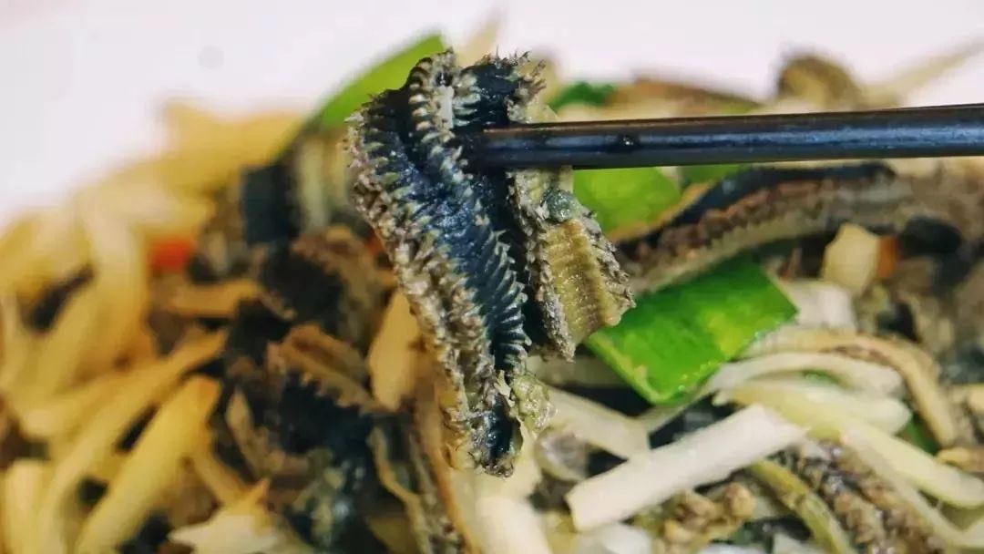 锅边糊,后街一带的春卷,葱饼,光饼,柘荣猪肉丸,点头米粉汤,江记鱼片