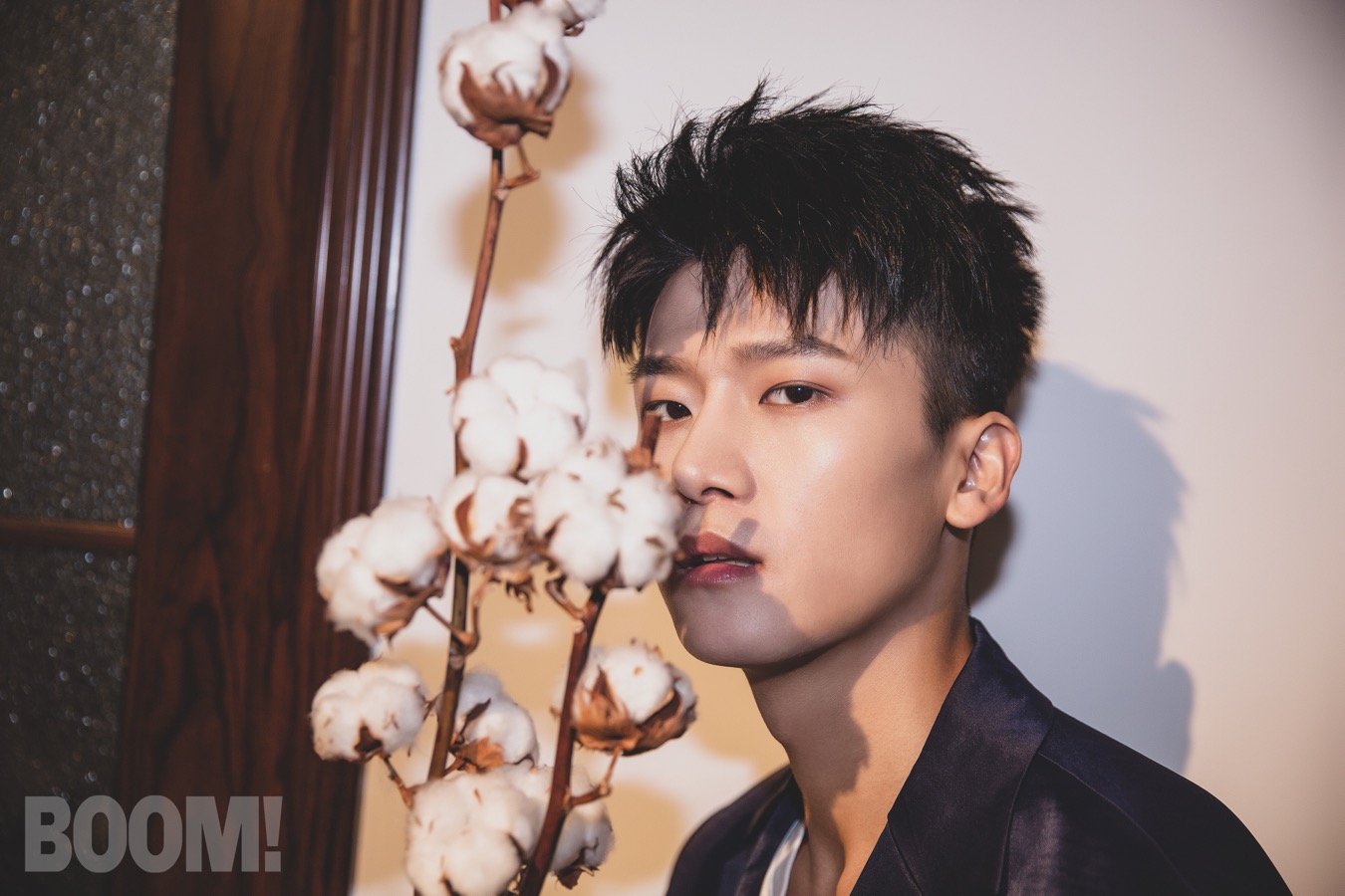 徐方舟最新街拍 轻松演绎阳光男孩蜕变成熟男人