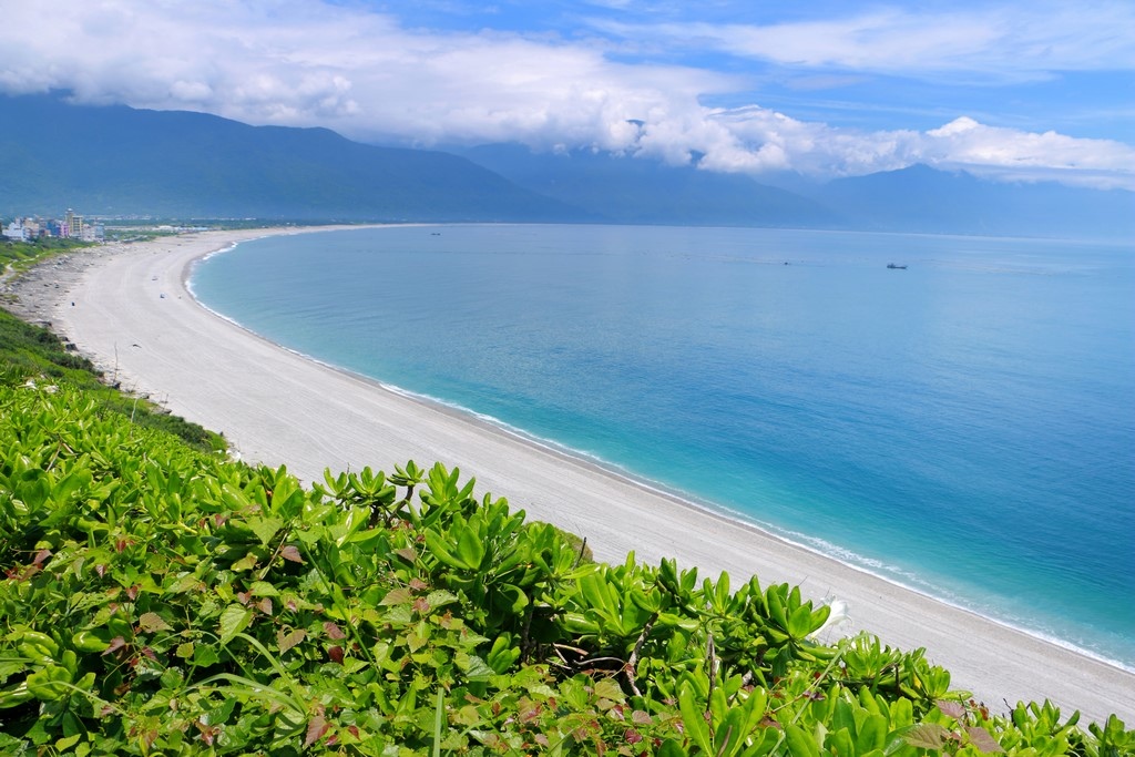 花蓮夢幻海岸線漫步浪漫海灘玩滿一整天