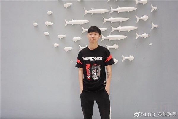 原创lol康帝自爆因买菠菜受人威胁退出首发阵容或将被禁赛