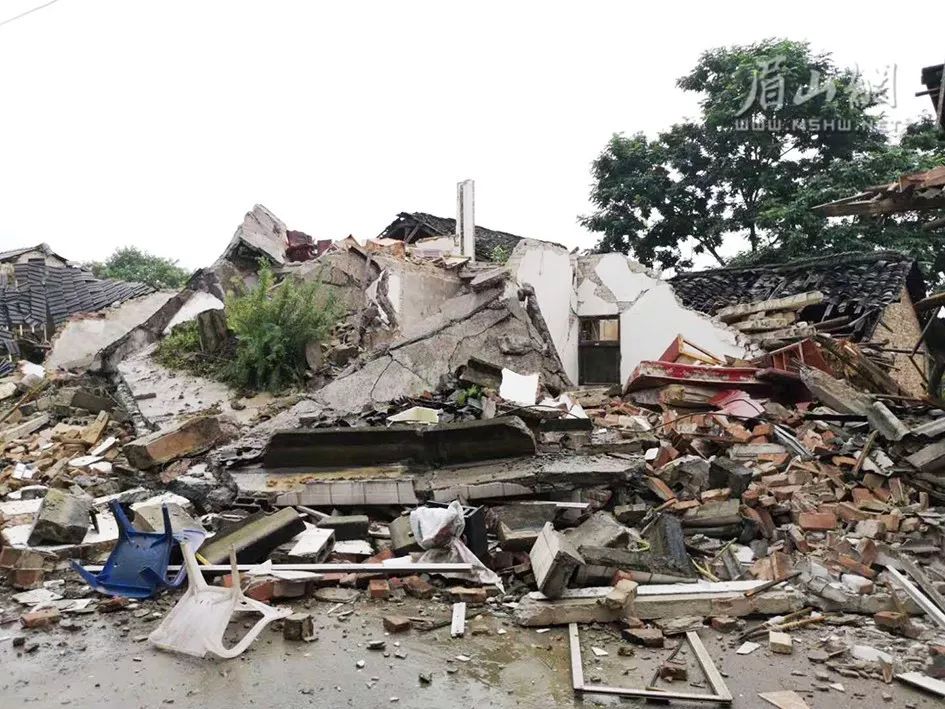 震区成都,重庆,眉山等地均有震感此次地震震源深度16千米发生6.