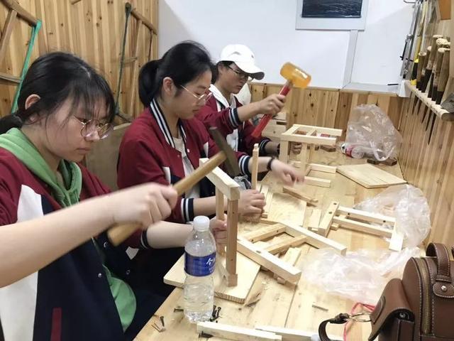 海亮艺术中学走进中国美术学院青少年美学素质教育