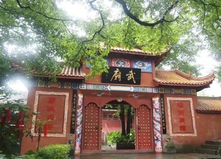 当然,作为第一批重庆市文物保护单位的铜梁武庙也不得不提,建于明朝