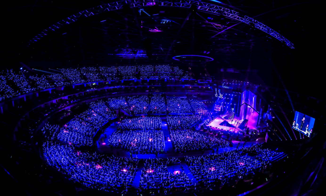 一场为"海浪"呈现的蓝色狂欢