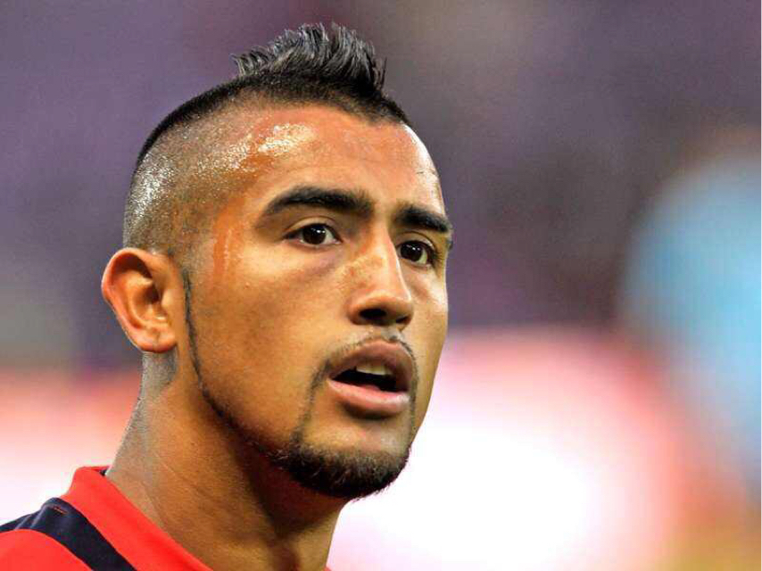 据西班牙《体育》杂志报道,巴塞罗那的阿图罗·维达尔是中国一家